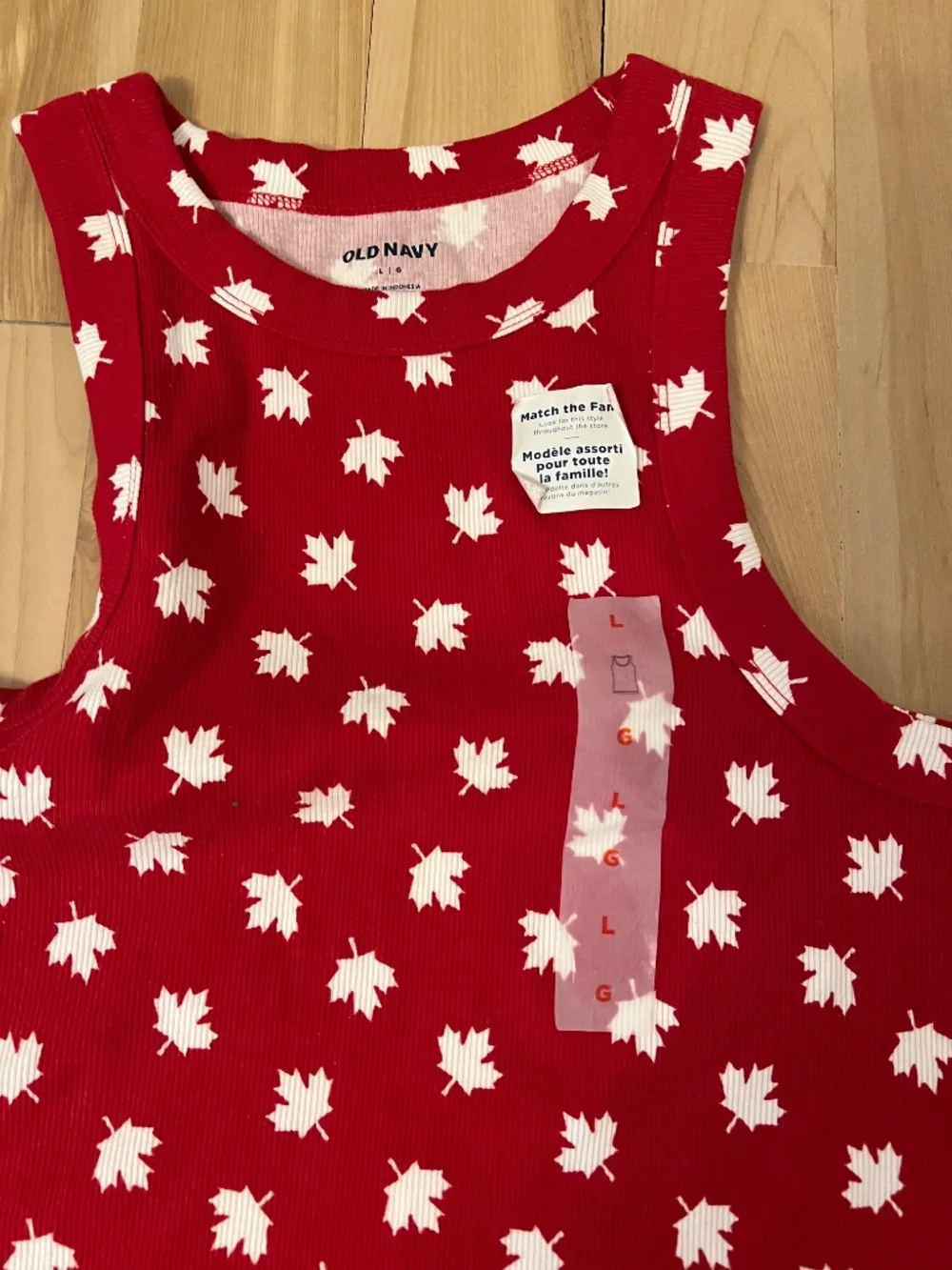 Maple leaf tank top - Picture 2 of 2